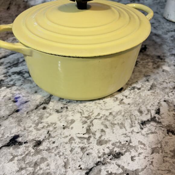 Le Creuset Other - VINTAGE LE CREUSET #B CAST IRON/ENAMEL DUTCH OVEN/LID 2 1/2 QT- YELLOW/GOLD-USED